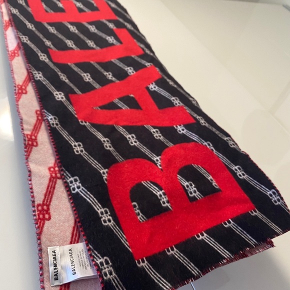 Balenciaga Unisex Wool Scarf - Picture 2 of 9